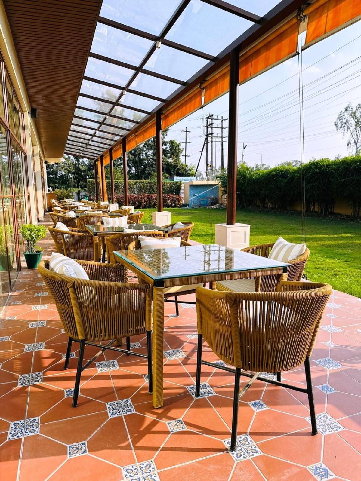 Hotel Amer Green'S Bhopal Exterior foto